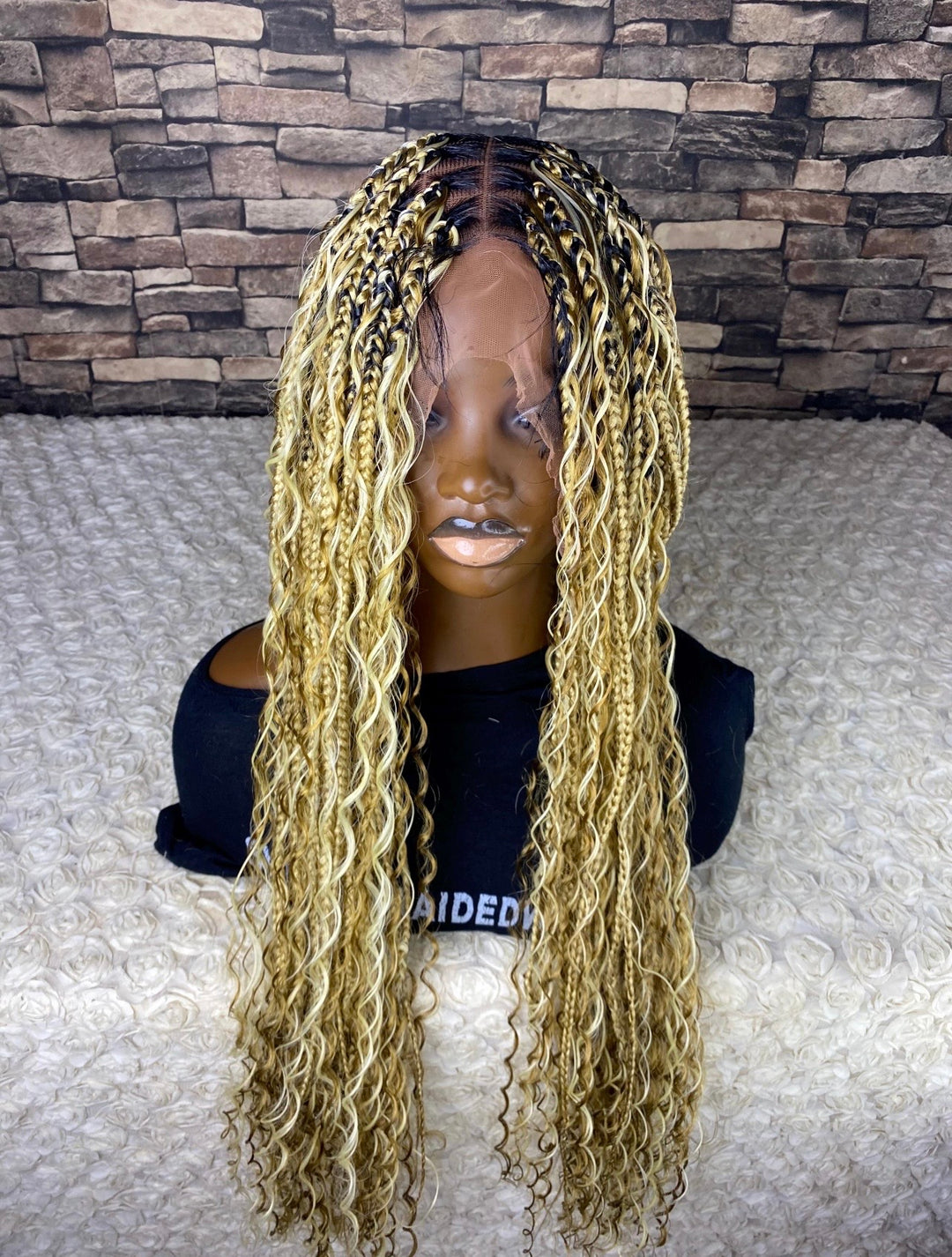 “Easy Install Knotless wig for Black Women” Diana Unit 27/613 blonde